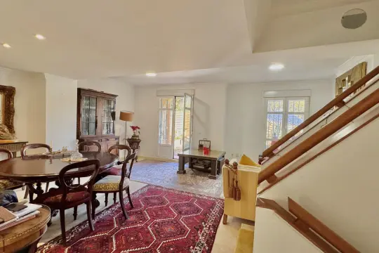 Image 4 thumb