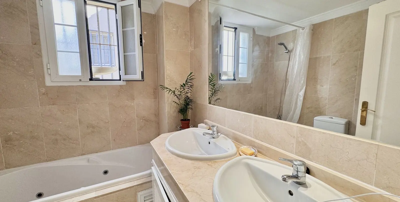 Sale of townhouse in Puerto Banús 18