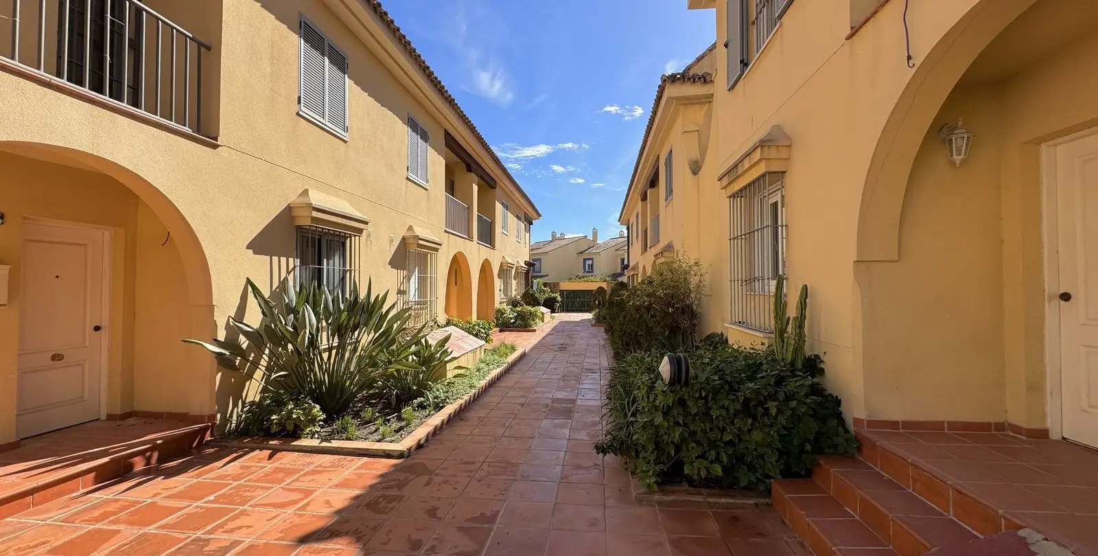 Sale of townhouse in Puerto Banús 27