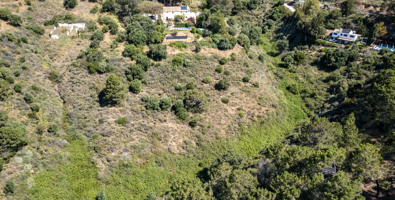 Sale of detached villa in Estepona 2