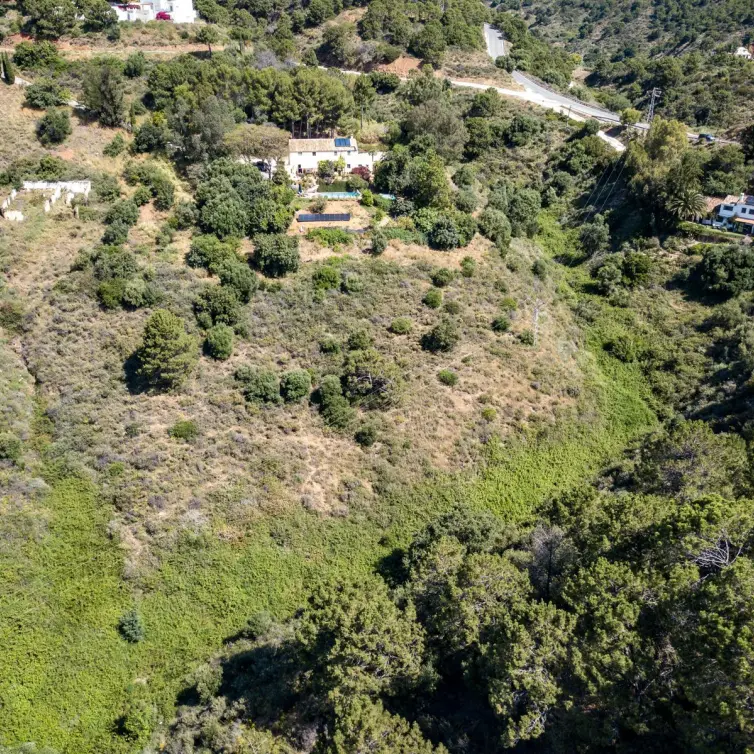 Продажа  отдельно стоящей виллы в Estepona