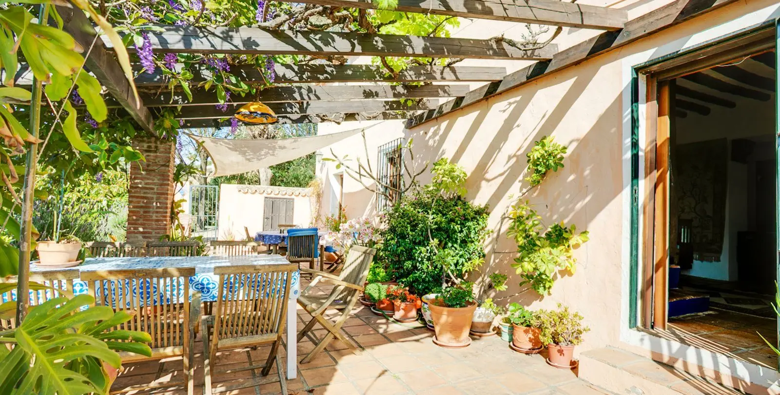 Sale of detached villa in Estepona 5