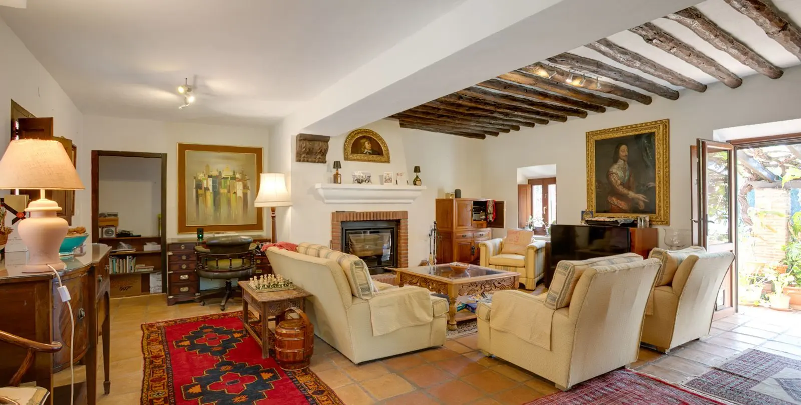 Sale of detached villa in Estepona 6