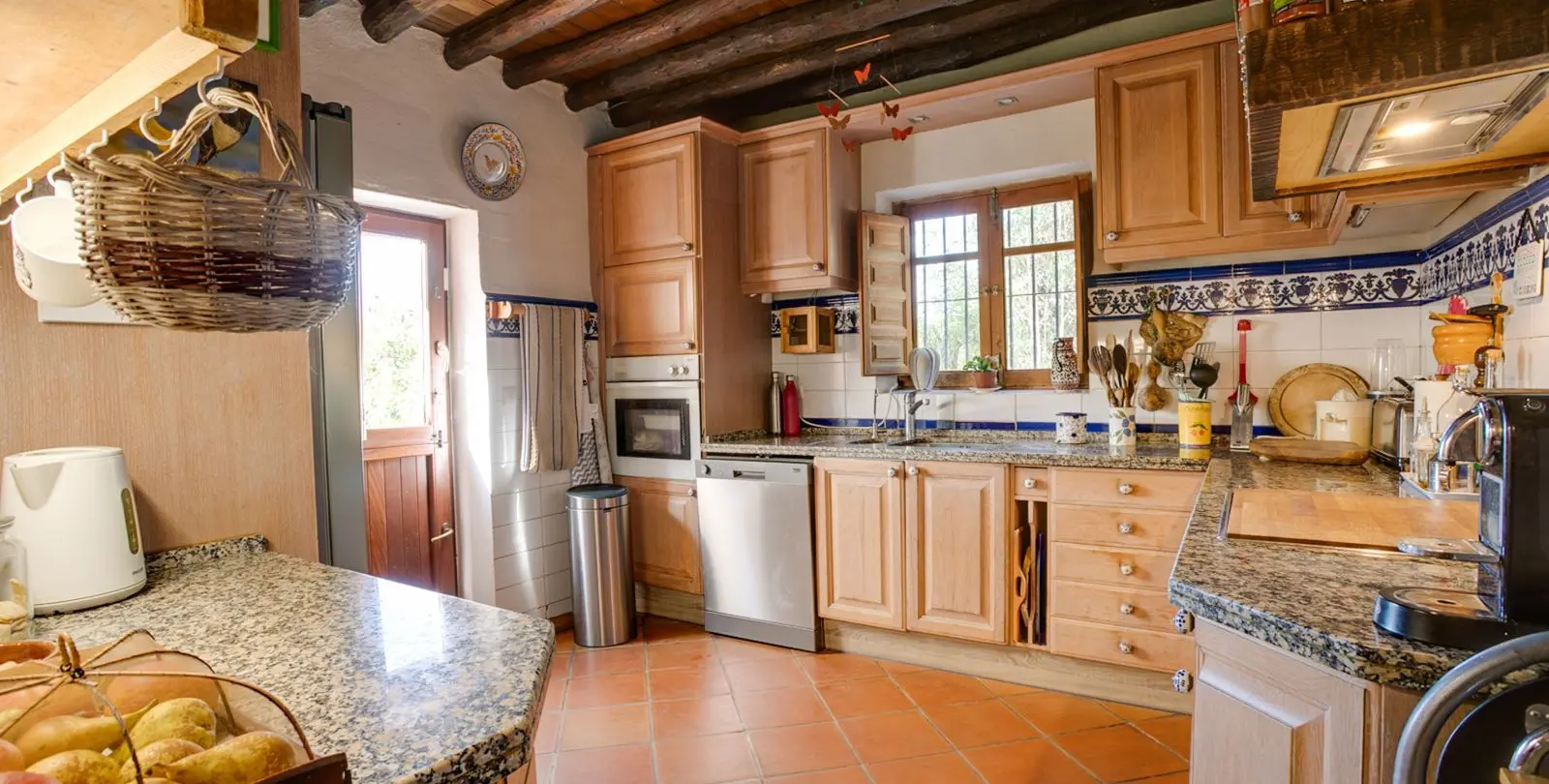 Sale of detached villa in Estepona 8