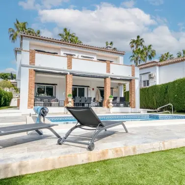 Sale of detached villa in Calahonda
