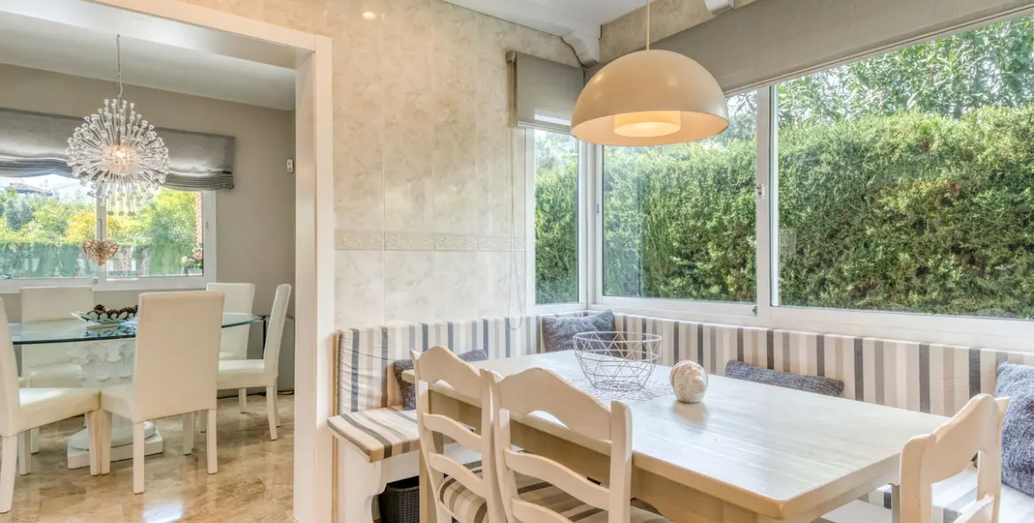 Sale of detached villa in Calahonda 20