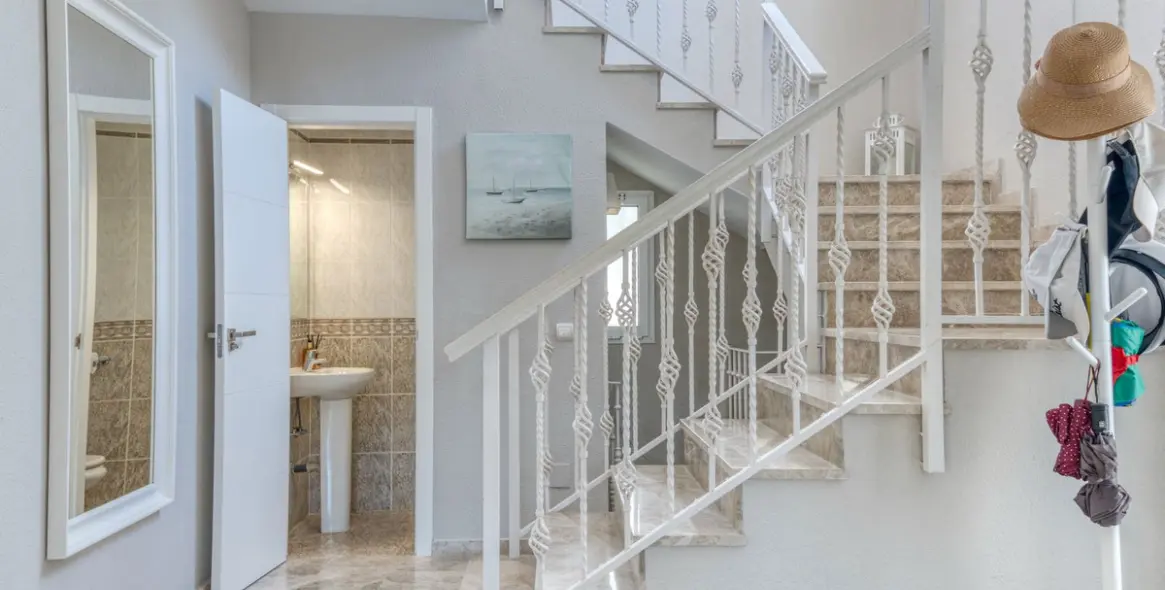 Sale of detached villa in Calahonda 21