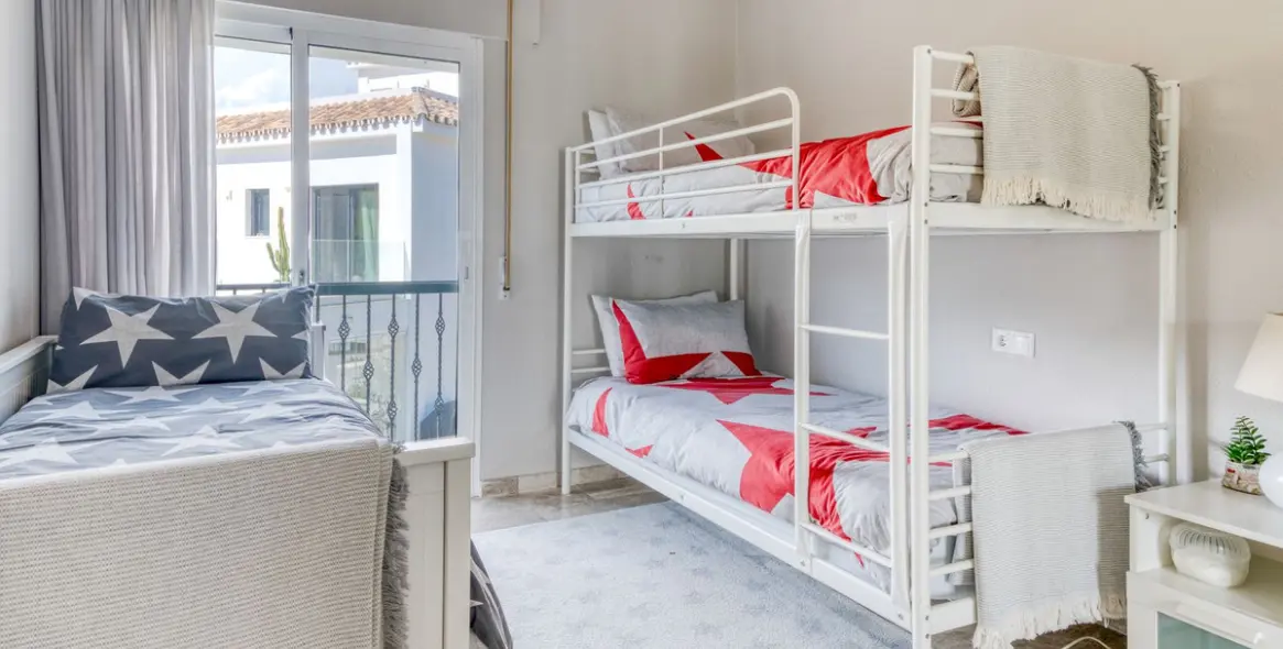 Sale of detached villa in Calahonda 25