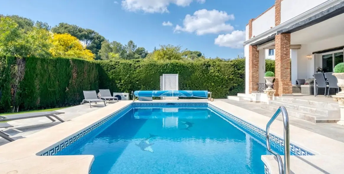 Sale of detached villa in Calahonda 34