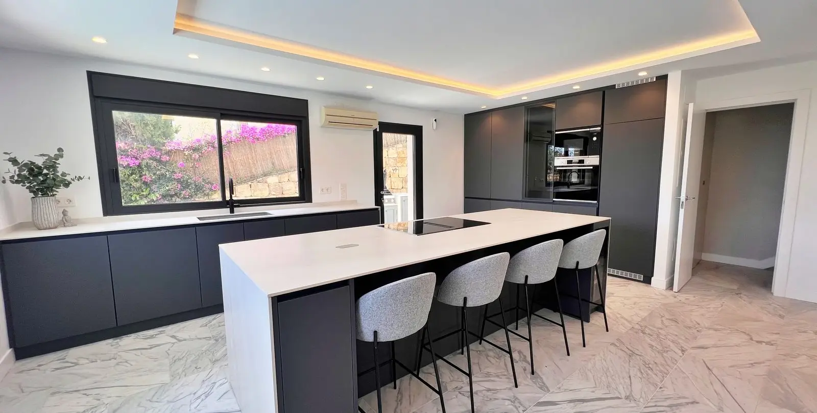Sale of detached villa in Riviera del Sol 5
