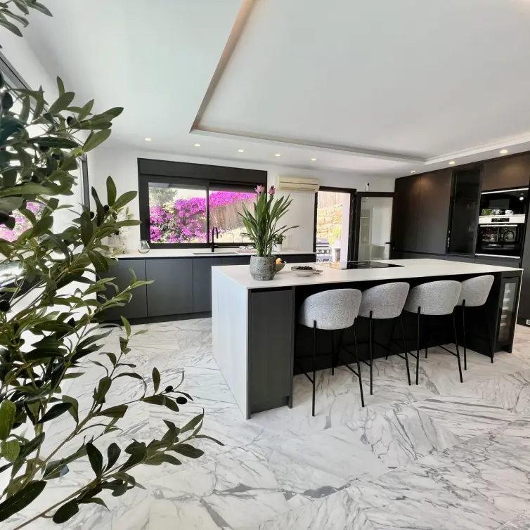 Sale of detached villa in Riviera del Sol