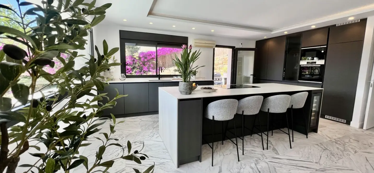 Sale of detached villa in Riviera del Sol 4