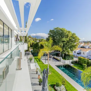 Sale of detached villa in El Paraiso