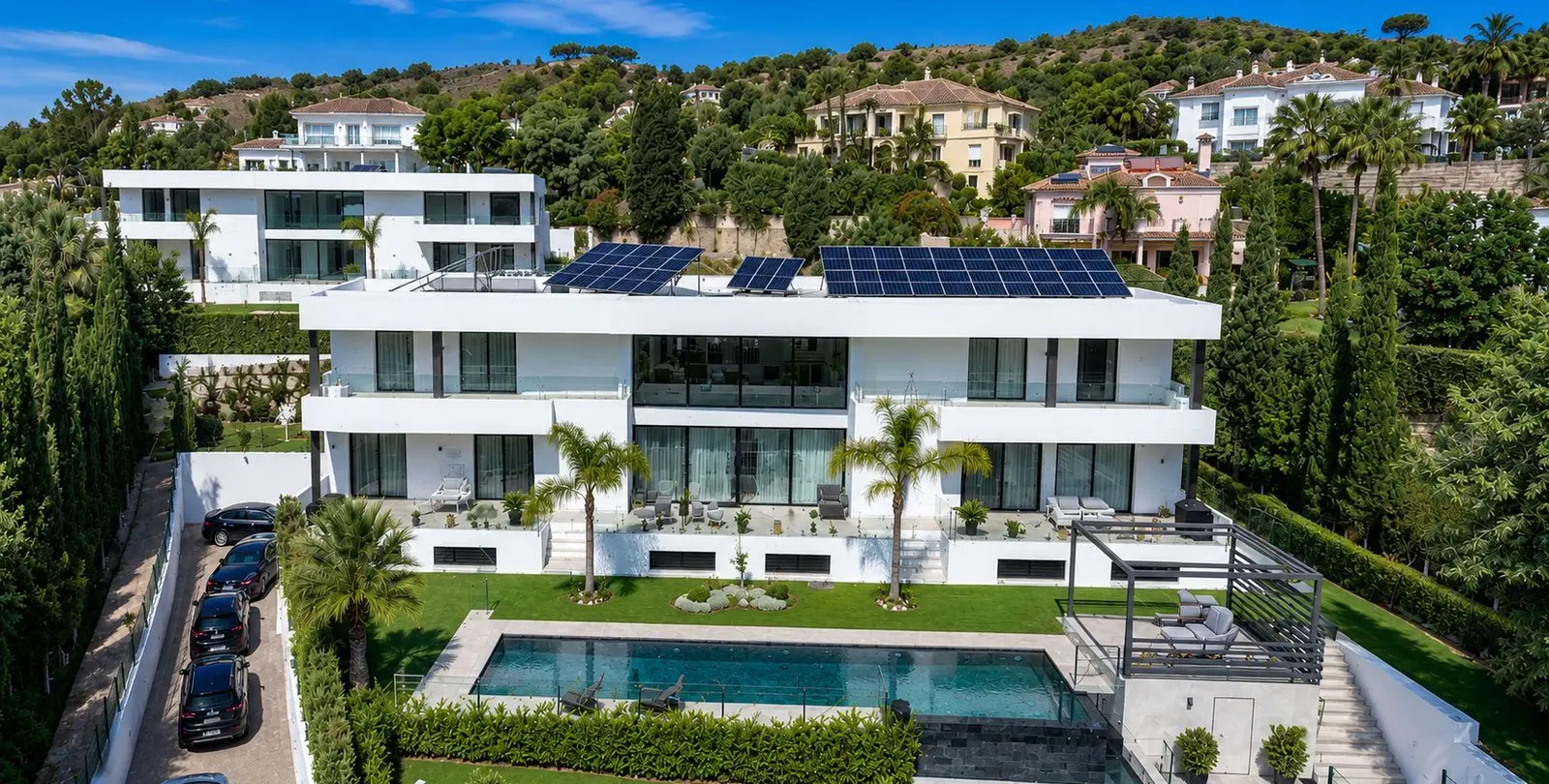 Продажа  отдельно стоящей виллы в El Paraiso 1