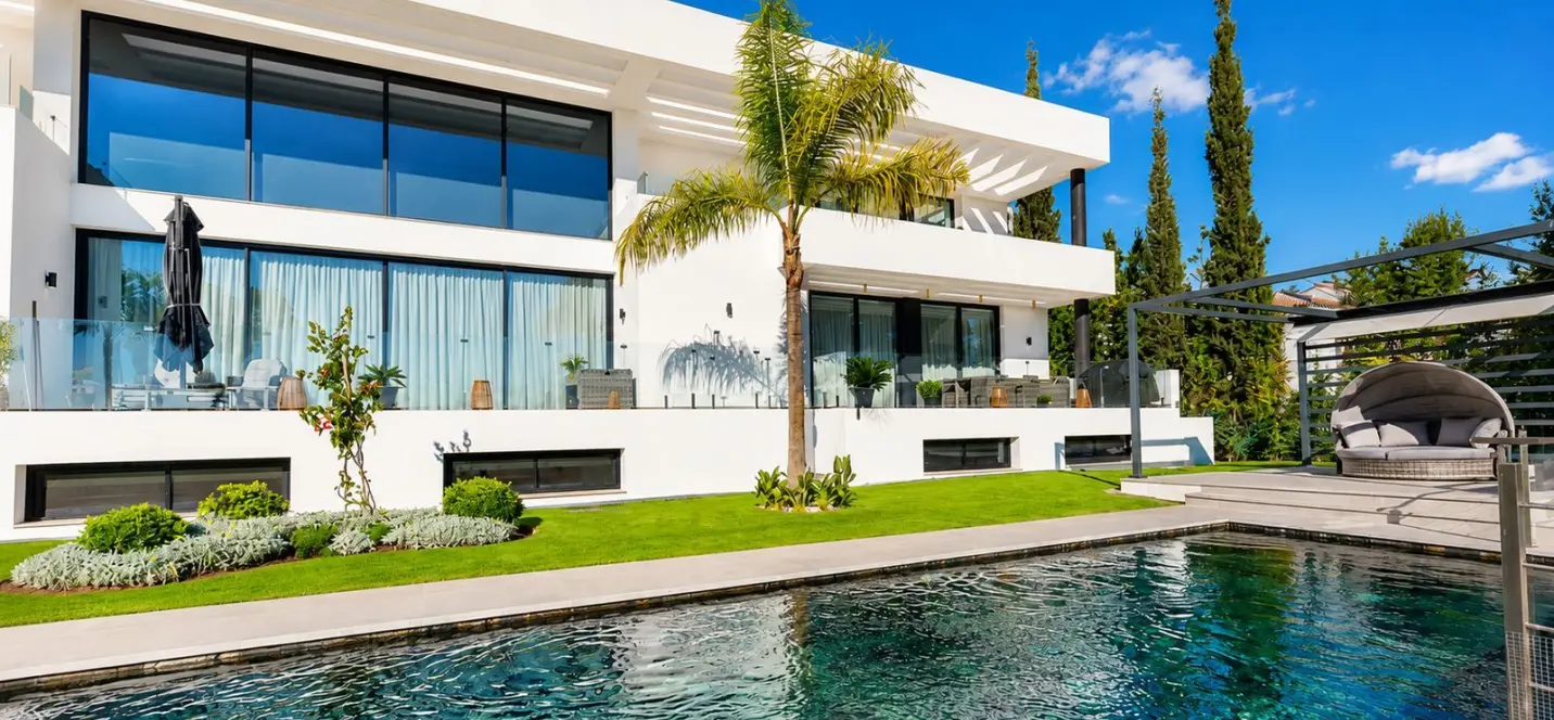 Продажа  отдельно стоящей виллы в El Paraiso 2
