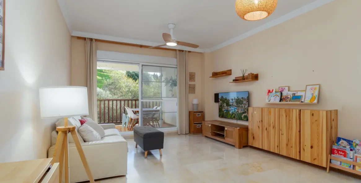 Sale of middle floor apartment in Benalmadena 4