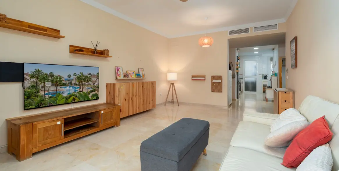Sale of middle floor apartment in Benalmadena 5