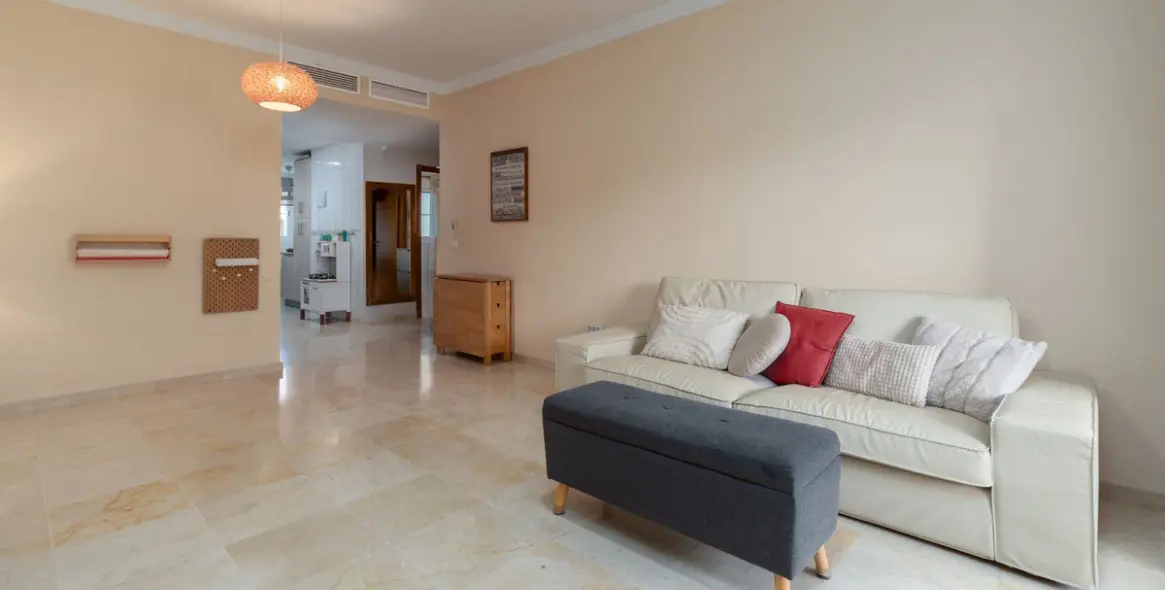 Sale of middle floor apartment in Benalmadena 7