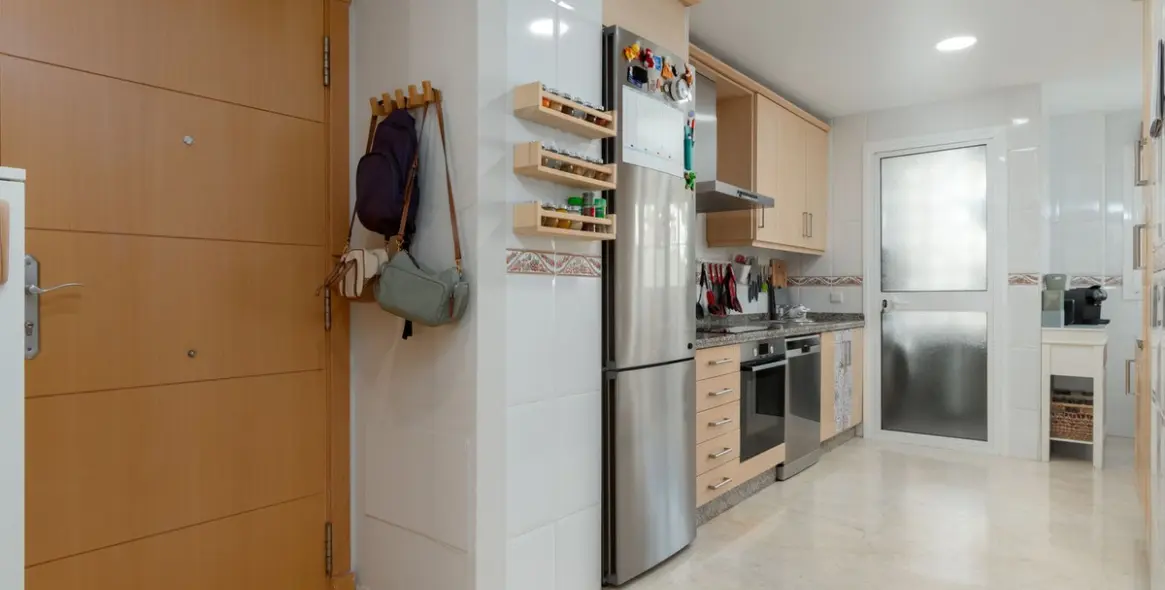 Sale of middle floor apartment in Benalmadena 8