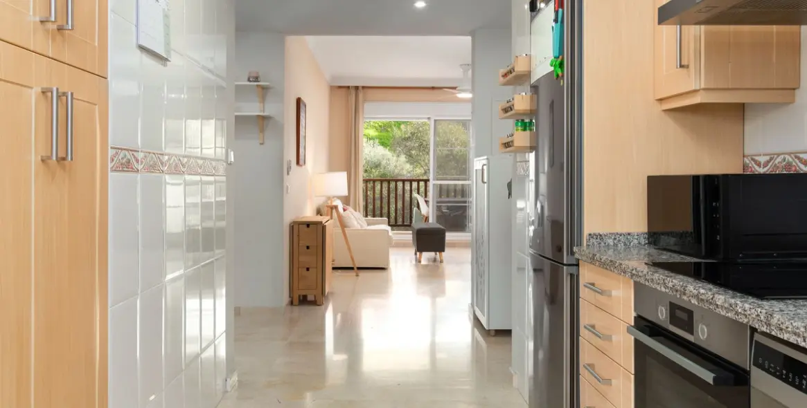 Sale of middle floor apartment in Benalmadena 9