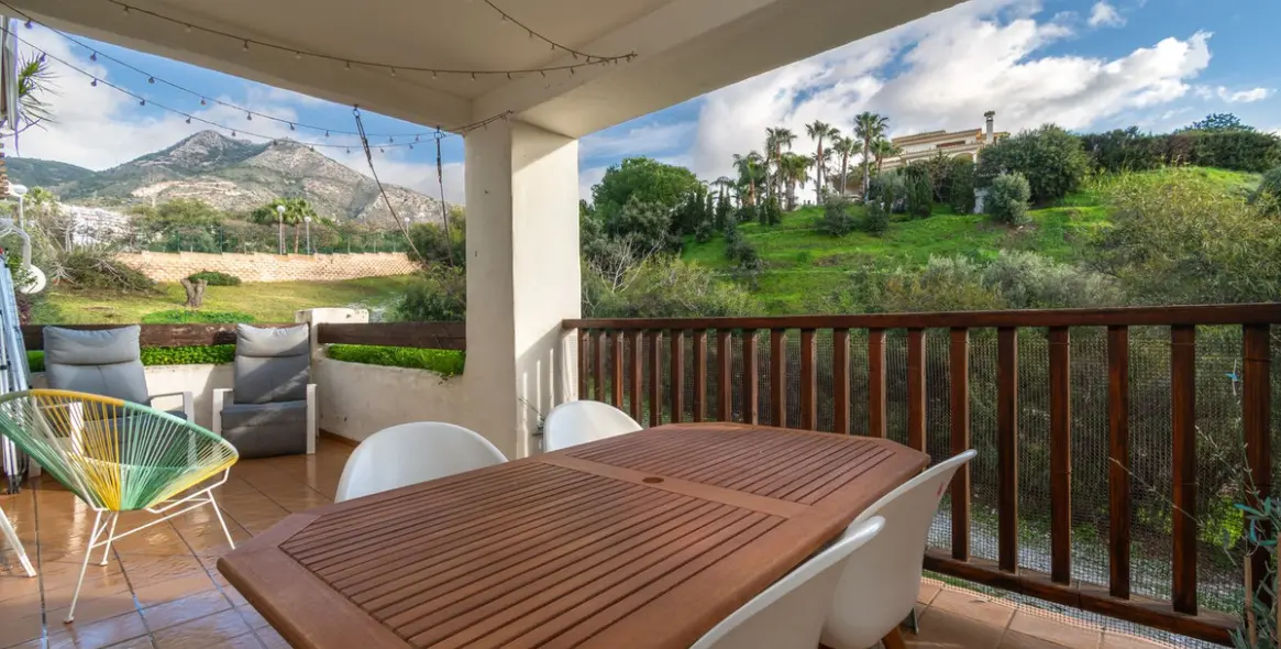 Sale of middle floor apartment in Benalmadena 12