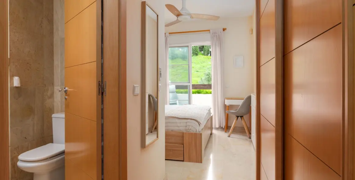 Sale of middle floor apartment in Benalmadena 15