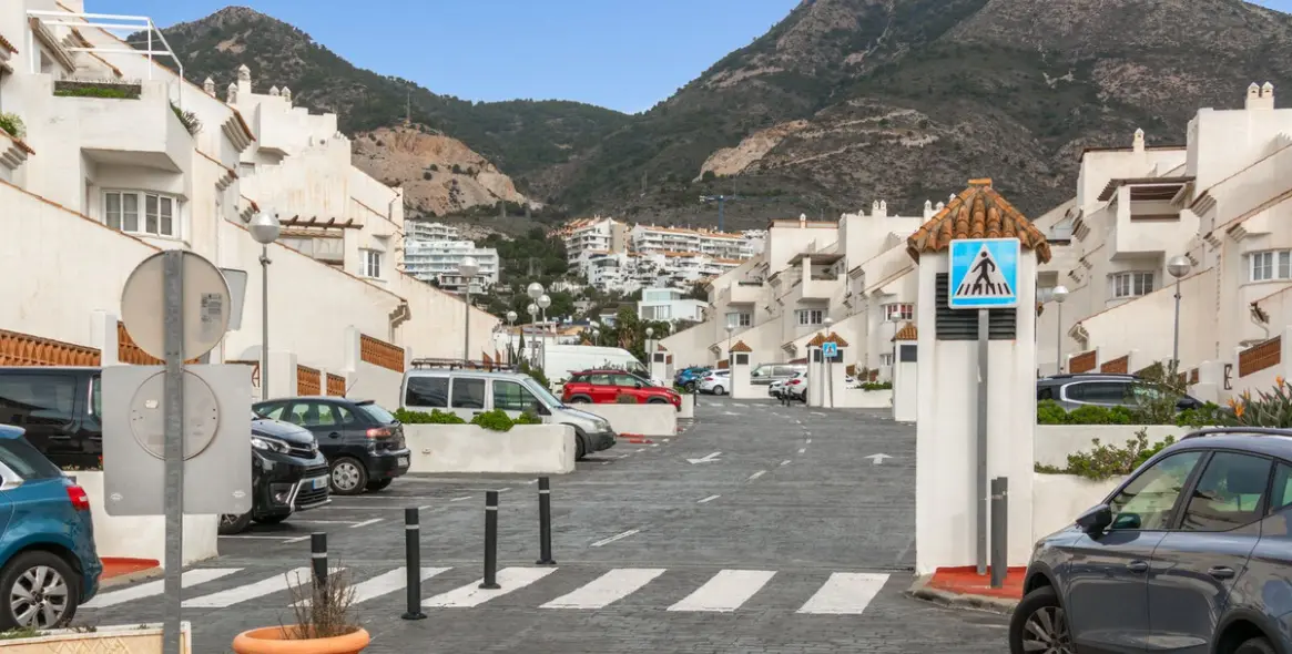 Sale of middle floor apartment in Benalmadena 26