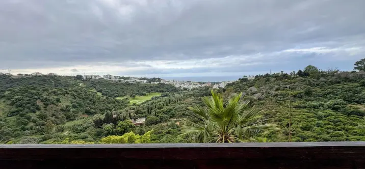 Sale of middle floor apartment in Las Chapas 1