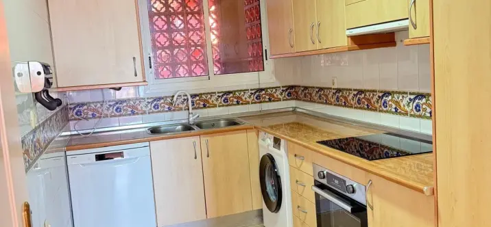 Sale of middle floor apartment in Las Chapas 3