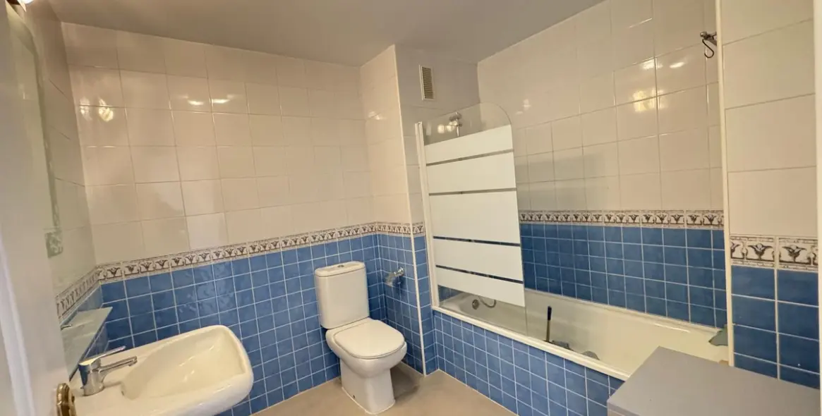Sale of middle floor apartment in Las Chapas 7