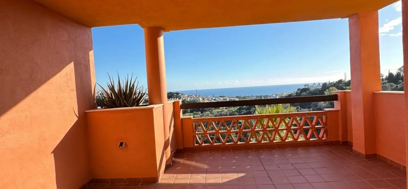 Sale of middle floor apartment in Las Chapas 0
