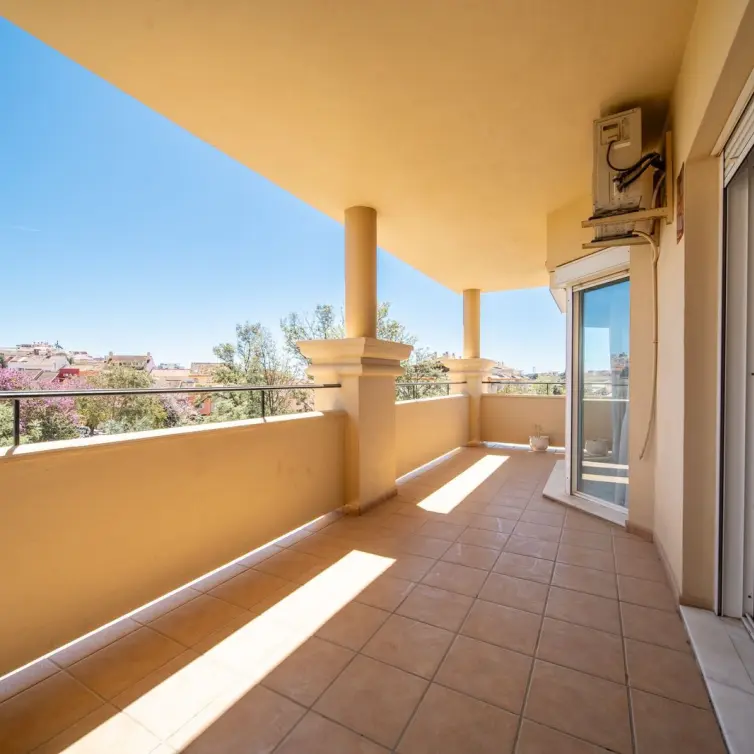 Sale of middle floor apartment in Los Pacos