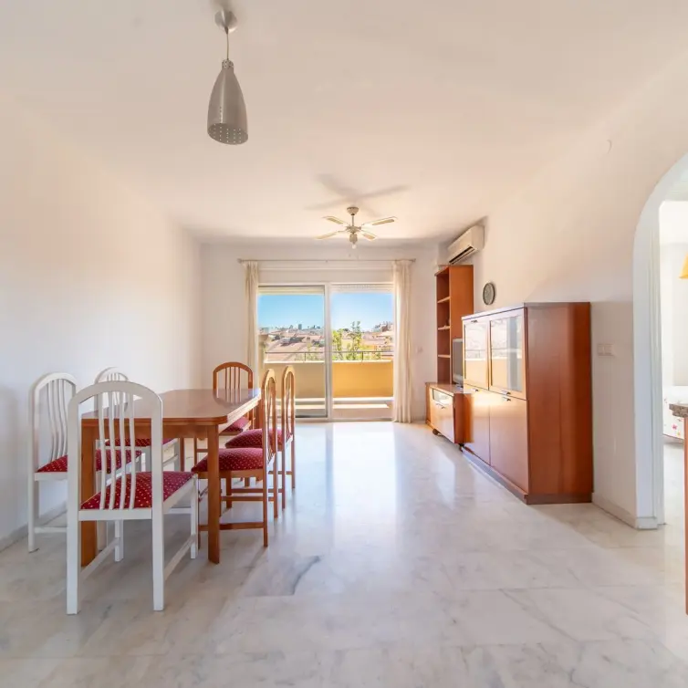 Sale of middle floor apartment in Los Pacos