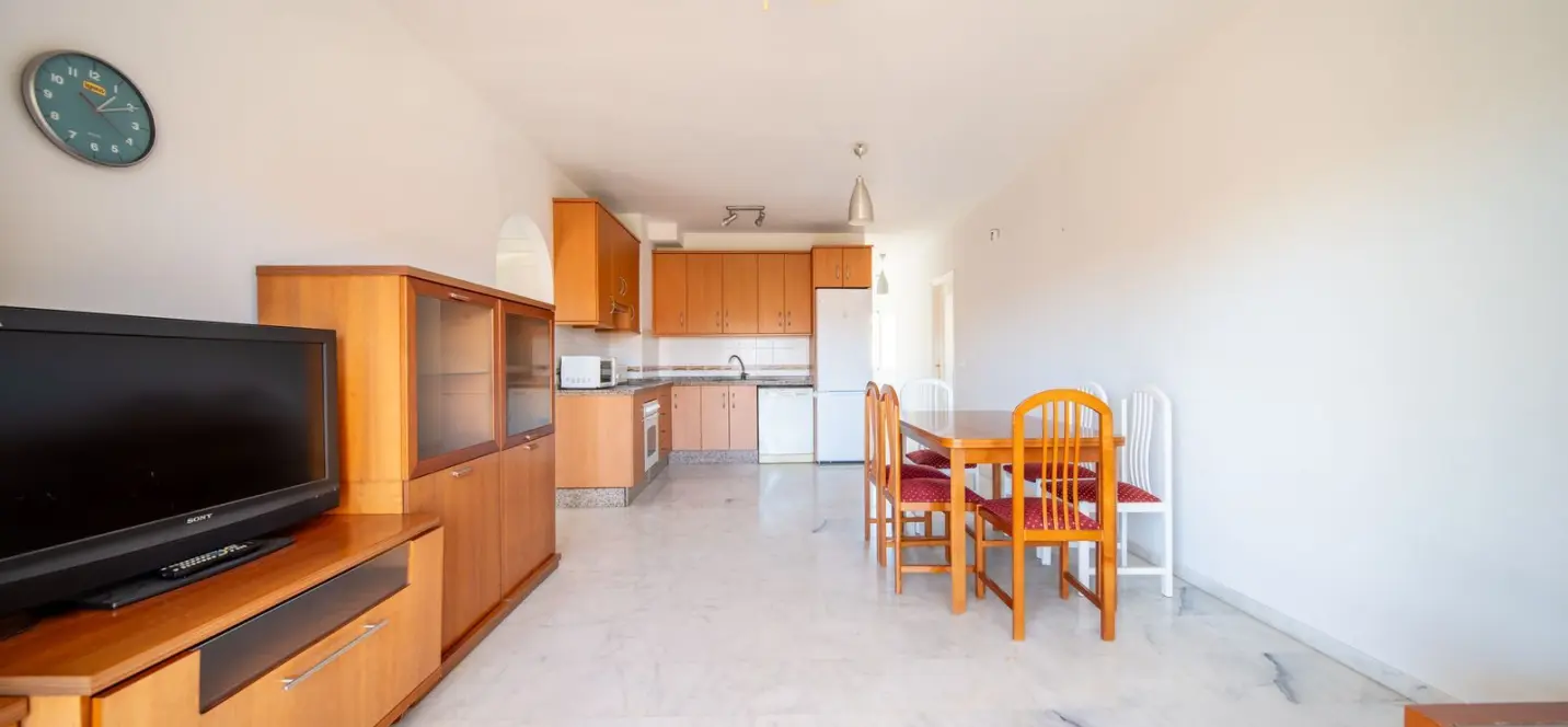 Sale of middle floor apartment in Los Pacos 4