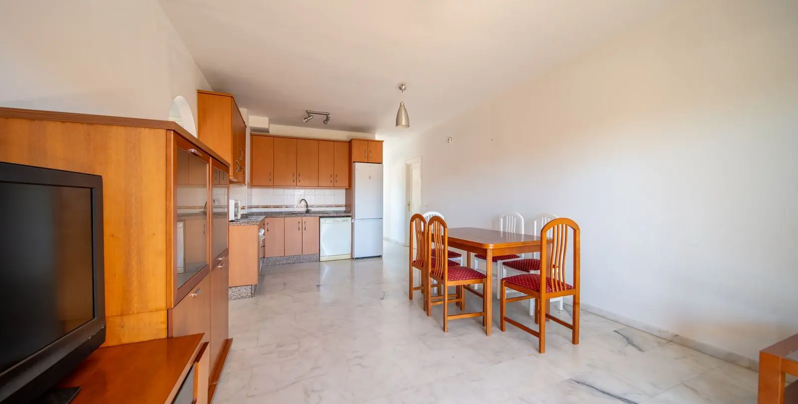 Venta de apartamento en planta media en Los Pacos 9