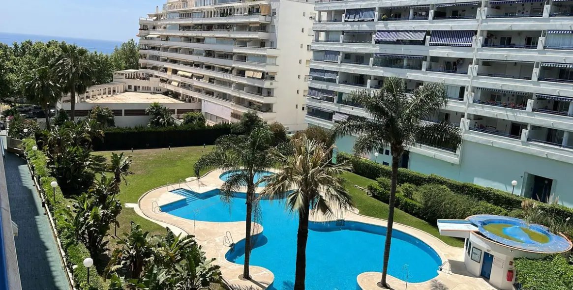 Venta de apartamento en planta media en Marbella 11