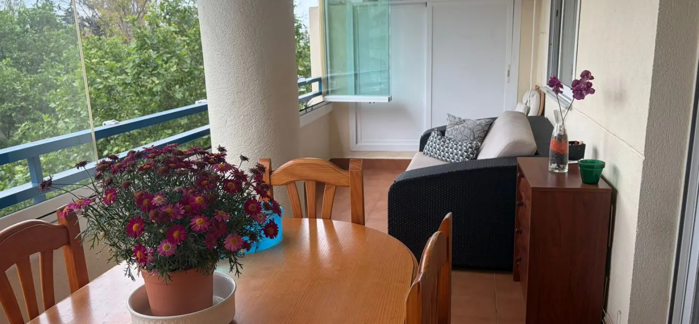 Sale of middle floor apartment in Marbella 0