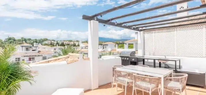 Sale of penthouse in Nueva Andalucía 0