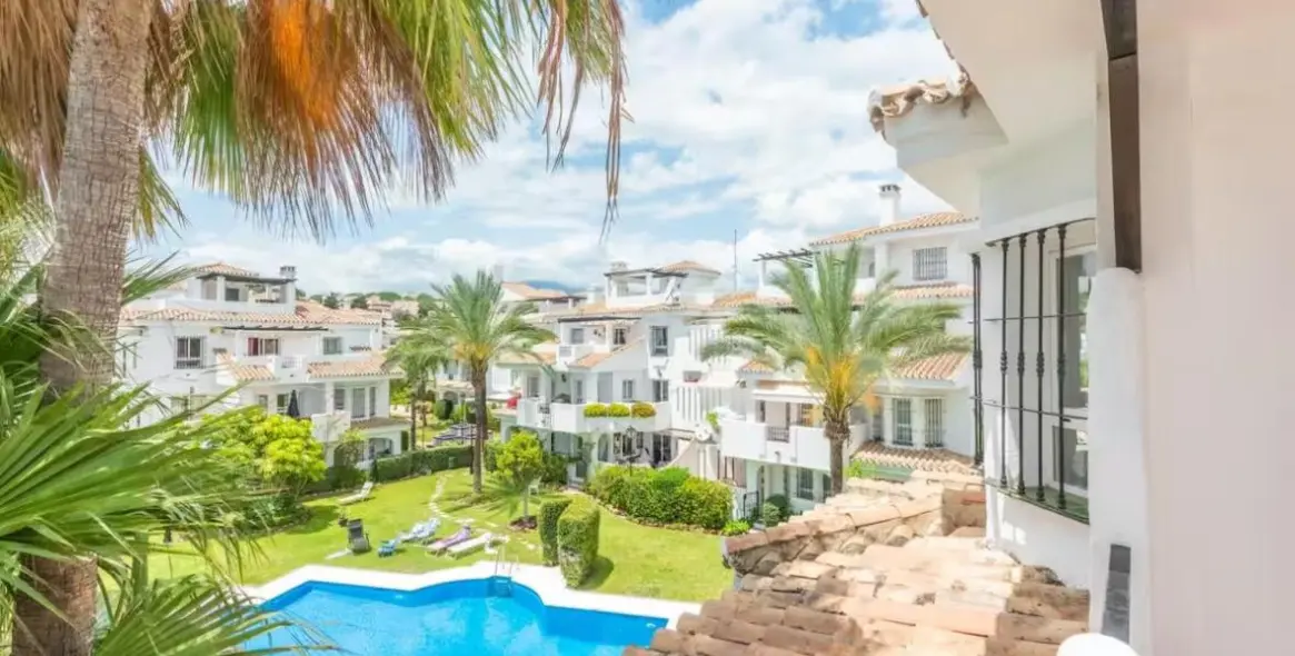 Sale of penthouse in Nueva Andalucía 15