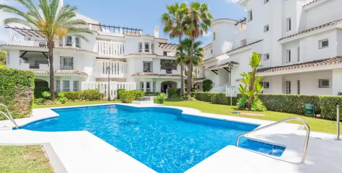 Sale of penthouse in Nueva Andalucía 16