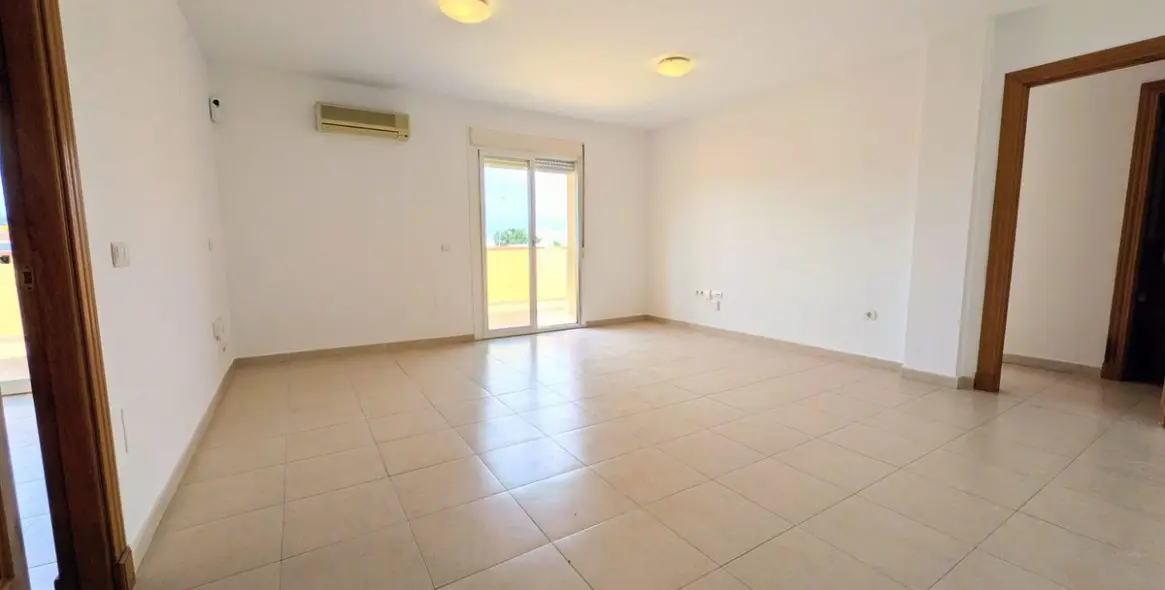 Sale of penthouse in Las Lagunas 5