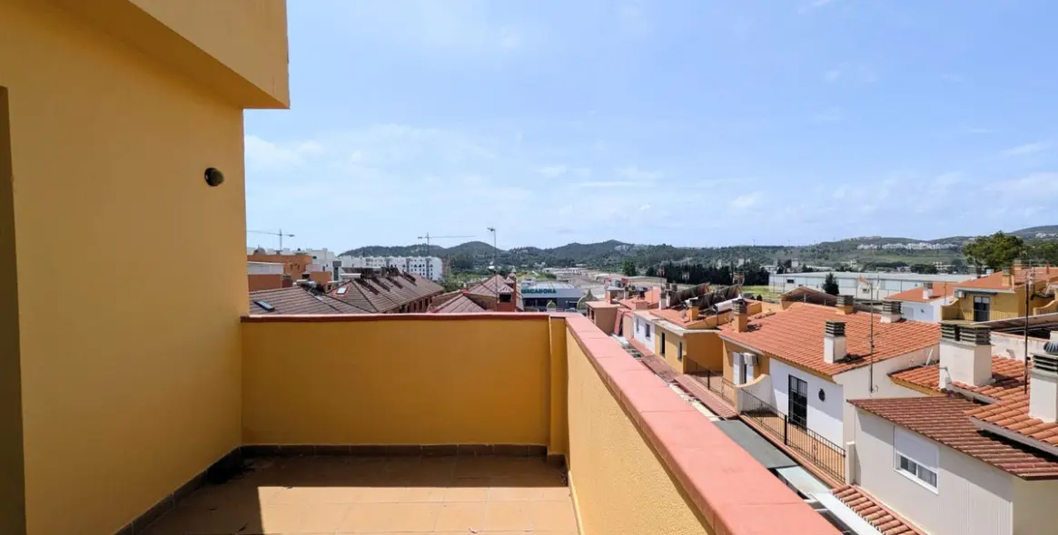 Sale of penthouse in Las Lagunas 18