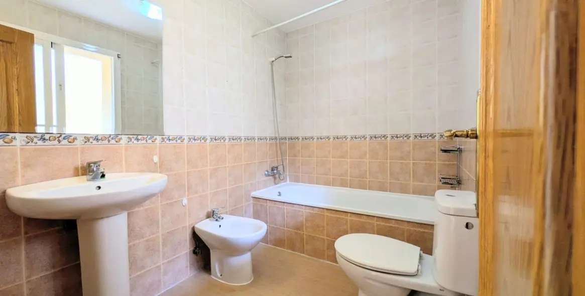 Sale of penthouse in Las Lagunas 20