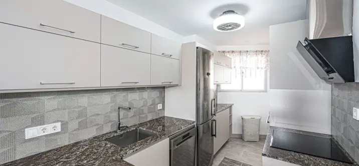 Sale of middle floor apartment in Torreblanca 1