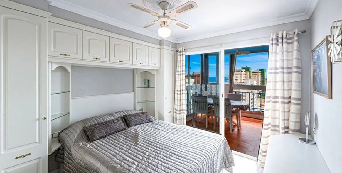 Sale of middle floor apartment in Torreblanca 4
