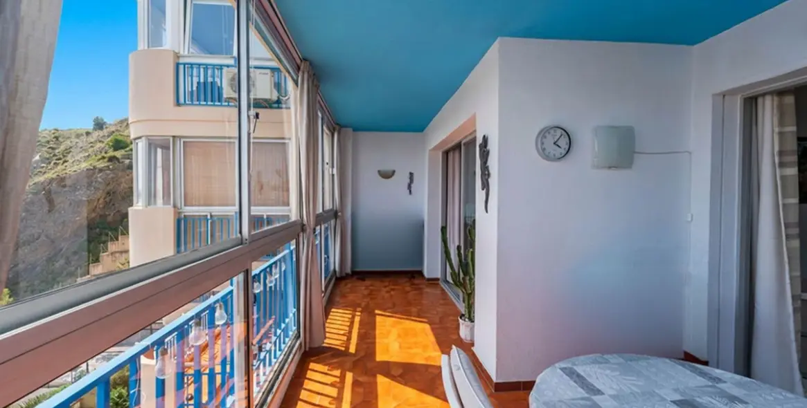 Sale of middle floor apartment in Torreblanca 11
