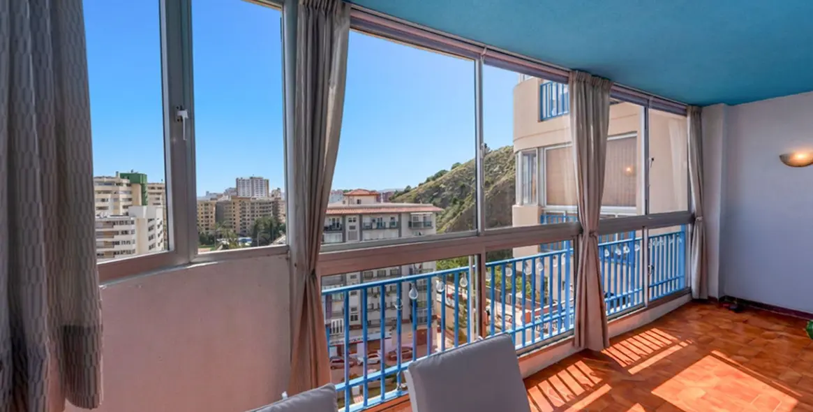 Sale of middle floor apartment in Torreblanca 12