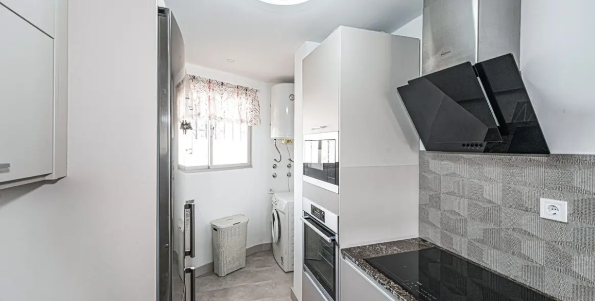 Sale of middle floor apartment in Torreblanca 18