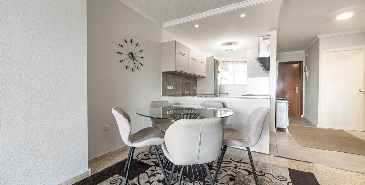 Sale of middle floor apartment in Torreblanca 21
