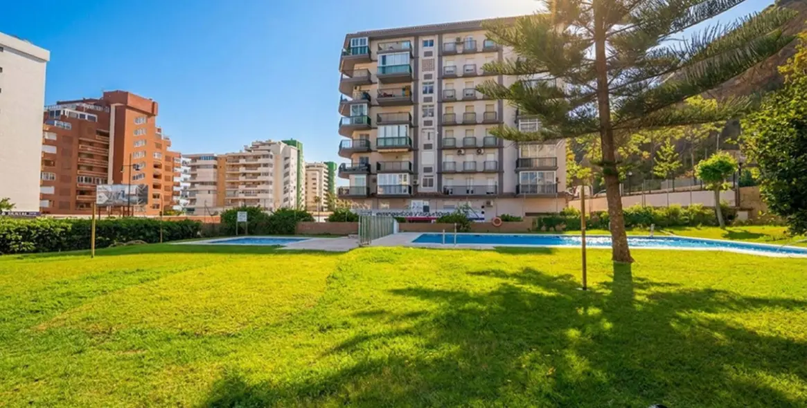 Sale of middle floor apartment in Torreblanca 24